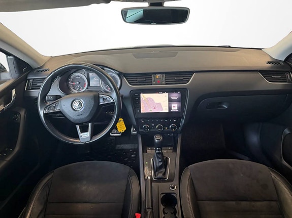 Skoda Octavia Scout 9 of 14