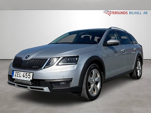 Skoda Octavia Scout 3 of 14