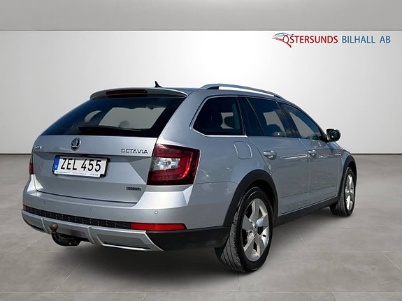 Skoda Octavia Scout 8 of 14