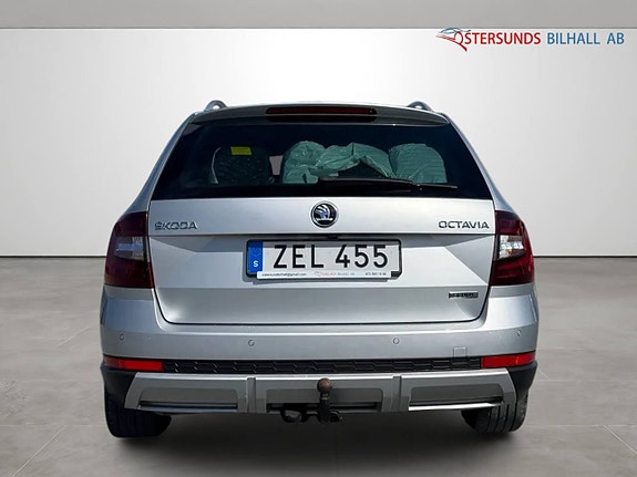 Skoda Octavia Scout 5 of 14