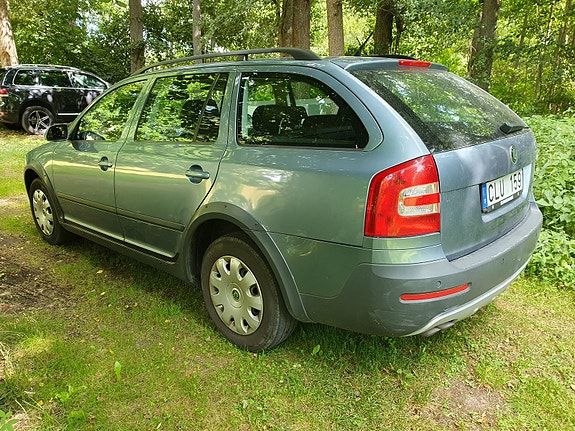 Skoda Octavia Scout 4 of 19