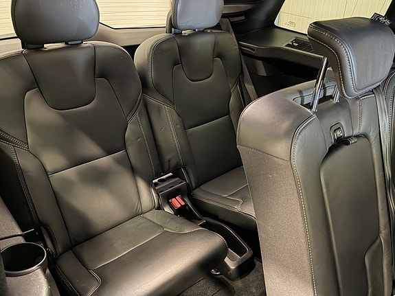 Volvo XC90 12 of 27