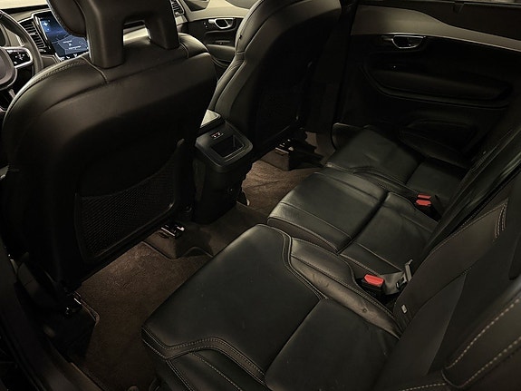 Volvo XC90 10 of 27
