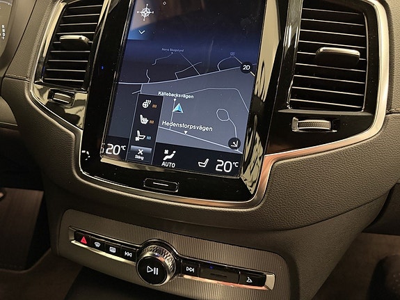 Volvo XC90 19 of 27