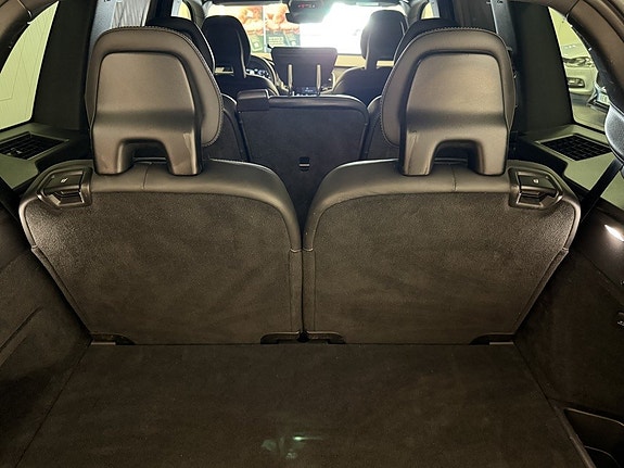 Volvo XC90 13 of 27