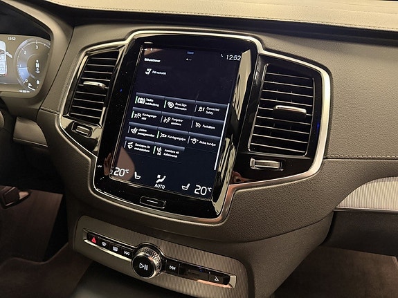 Volvo XC90 16 of 27