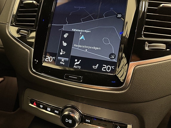 Volvo XC90 18 of 27