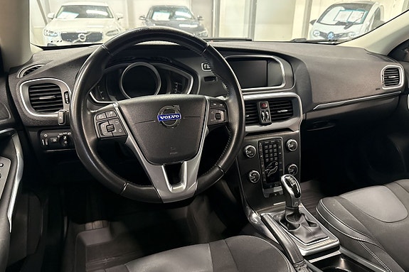 Volvo V40 9 of 23