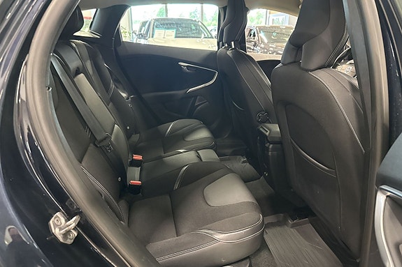 Volvo V40 21 of 23