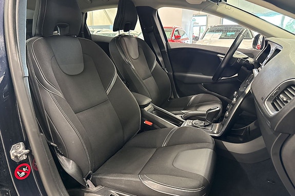 Volvo V40 20 of 23