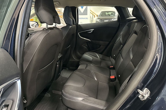 Volvo V40 22 of 23