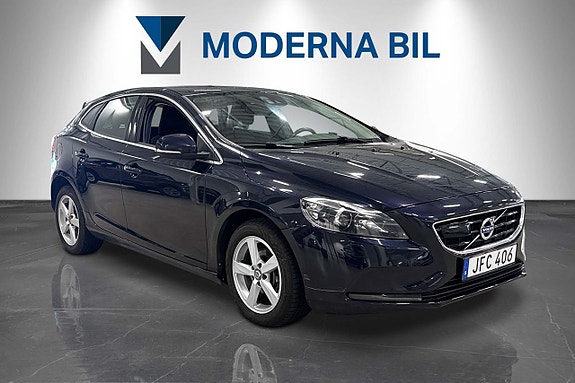 Volvo V40 8 of 23