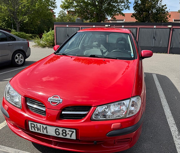 Nissan Almera 4 of 11