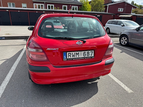 Nissan Almera 5 of 11