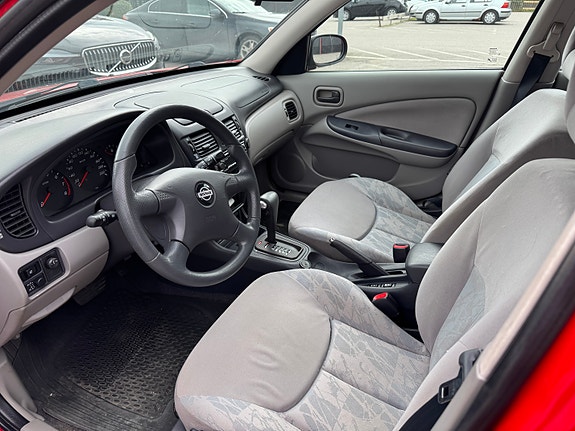 Nissan Almera 9 of 11