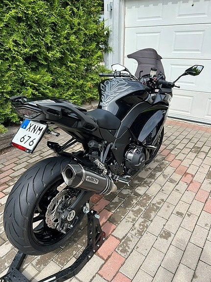 Kawasaki Ninja Z1000SX 6 of 6