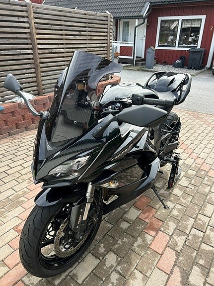 Kawasaki Ninja Z1000SX 5 of 6