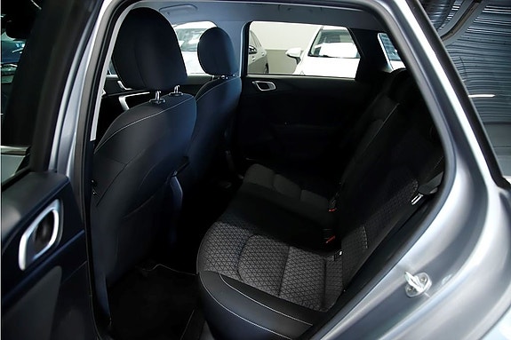 Kia Ceed 8 of 15