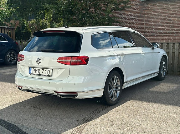 Volkswagen Passat 9 of 27