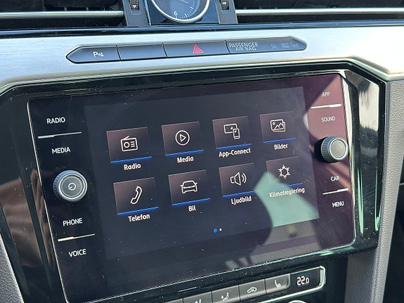 Volkswagen Passat 24 of 27