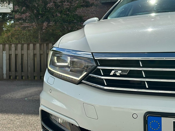 Volkswagen Passat 5 of 27