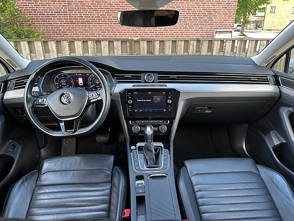 Volkswagen Passat 21 of 27