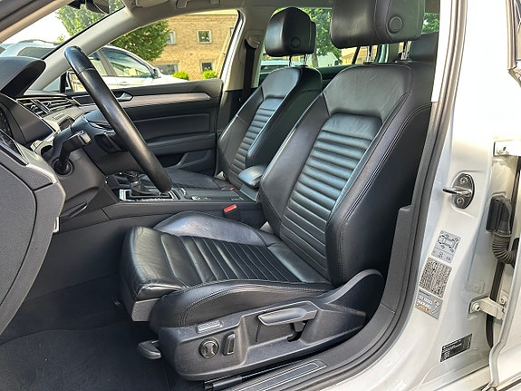 Volkswagen Passat 17 of 27