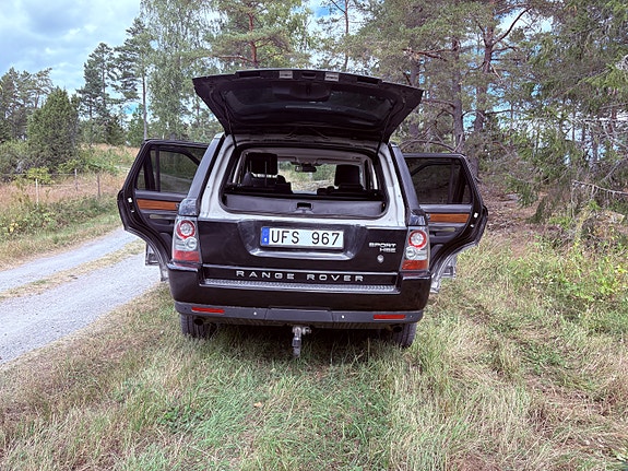 Land Rover Range Rover Sport 10 of 21