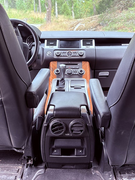 Land Rover Range Rover Sport 16 of 21