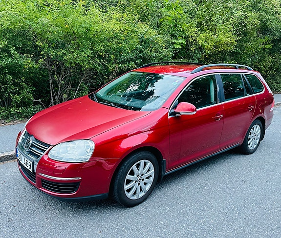 Volkswagen Golf V 2 of 10