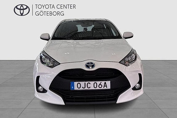 Toyota Yaris 7 of 12