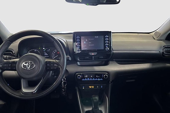 Toyota Yaris 10 of 12