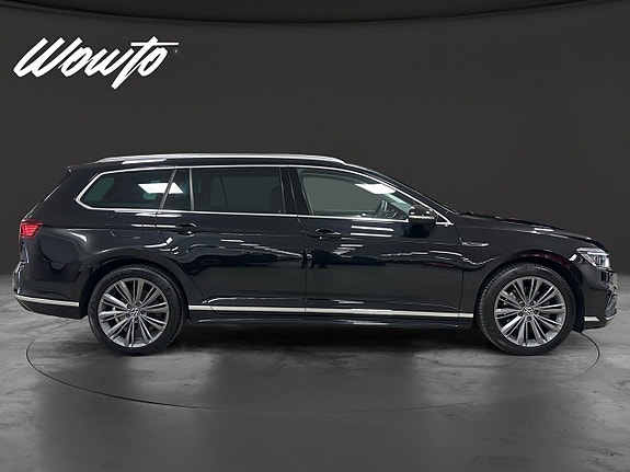 Volkswagen Passat 3 of 16