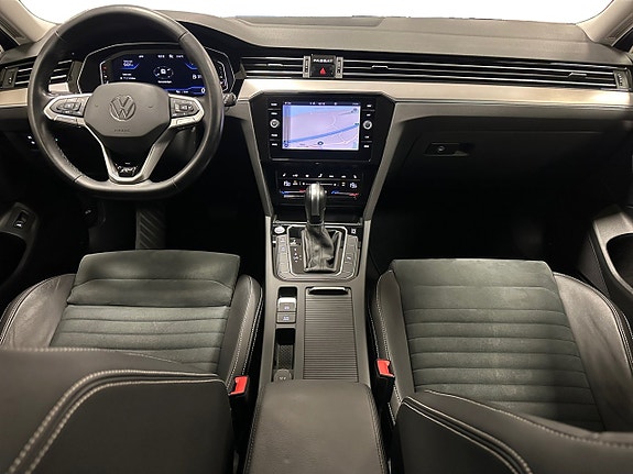 Volkswagen Passat 10 of 16