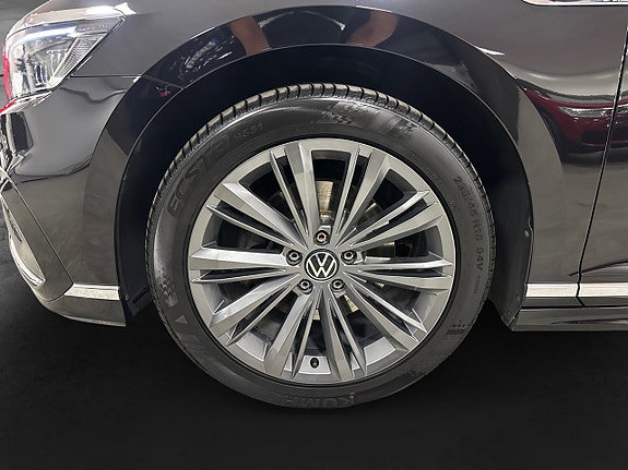 Volkswagen Passat 16 of 16