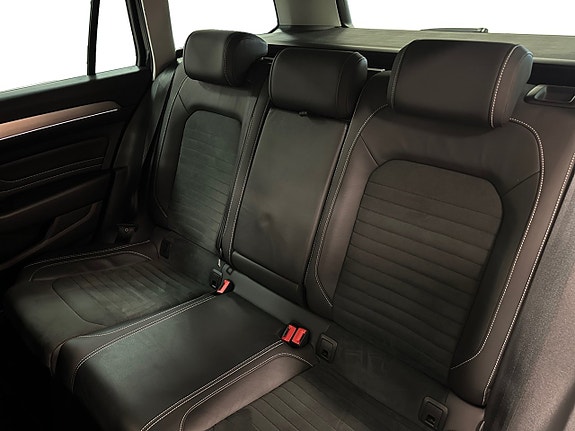 Volkswagen Passat 14 of 16