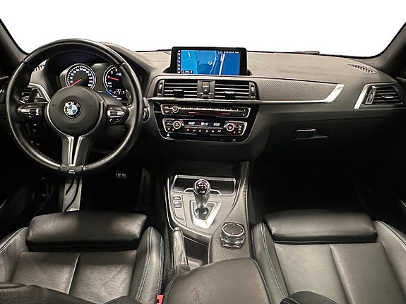 BMW M2 10 of 17