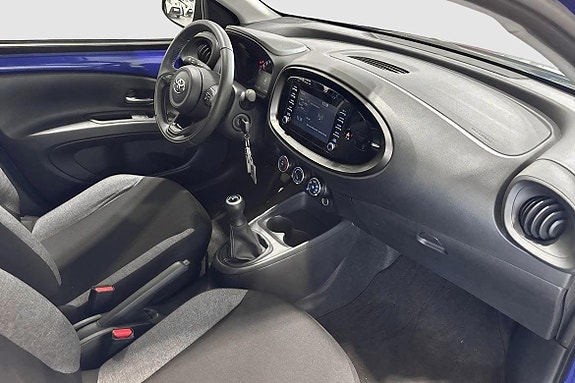 Toyota Aygo X 8 of 12