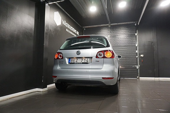 Volkswagen Golf Plus 21 of 22
