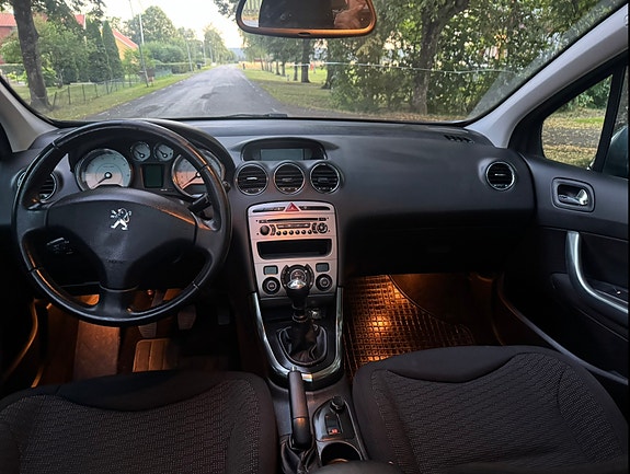 Peugeot 308 SW 5 of 5