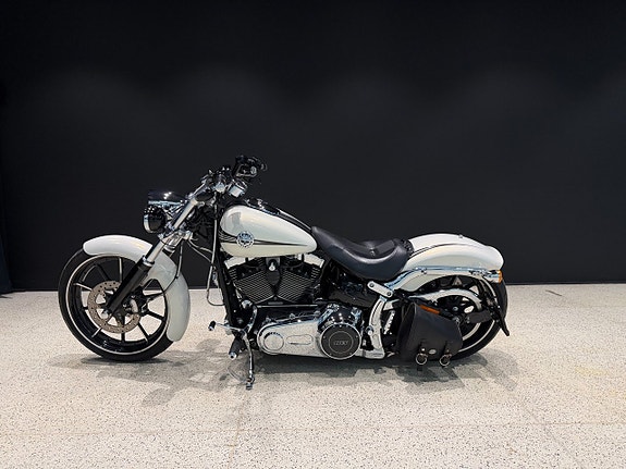 Harley-Davidson Breakout FXSB | Vance & Hines  | Screaming Eagle | Unik 13 of 13
