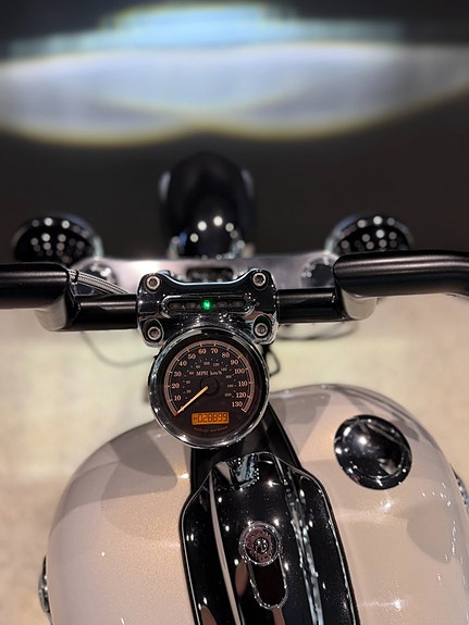 Harley-Davidson Breakout FXSB | Vance & Hines  | Screaming Eagle | Unik 9 of 13