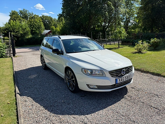 Volvo V70 2 of 10