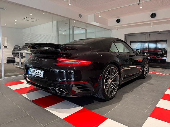 Porsche 911 Turbo 4 of 25