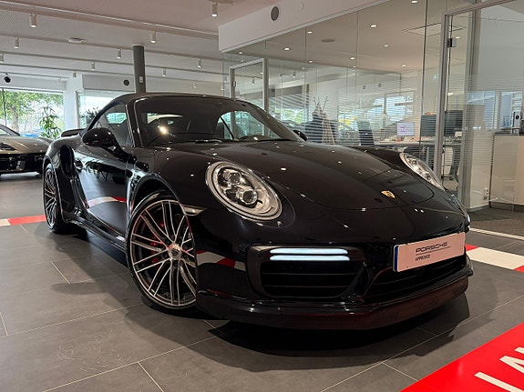 Porsche 911 Turbo 2 of 25