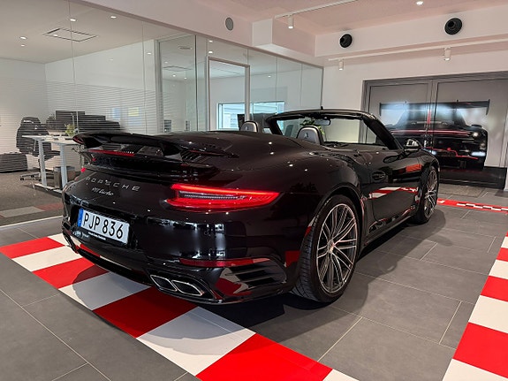 Porsche 911 Turbo 3 of 25