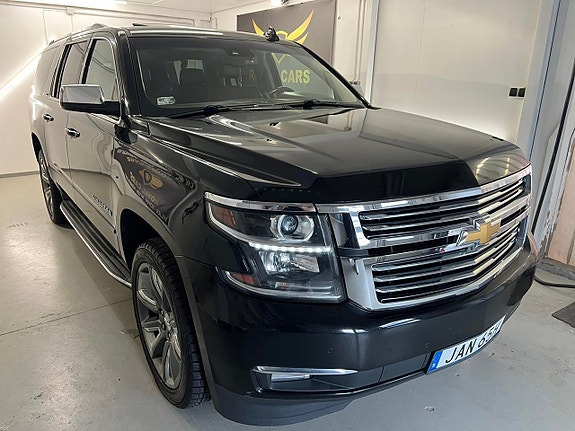 Chevrolet Suburban 2 of 27