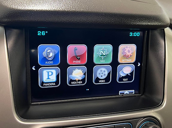 Chevrolet Suburban 15 of 27