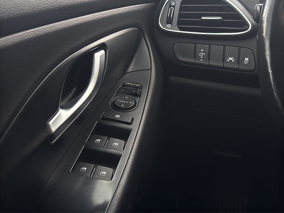 Hyundai i30 12 of 23