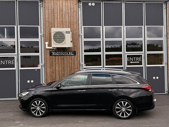 Hyundai i30 3 of 27